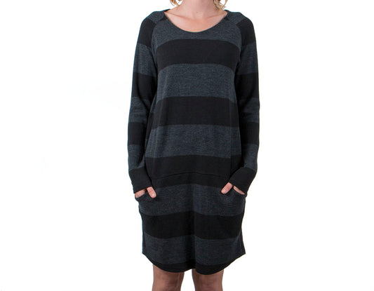 Vietto löysä raidallinen merinovillainen neulemekko